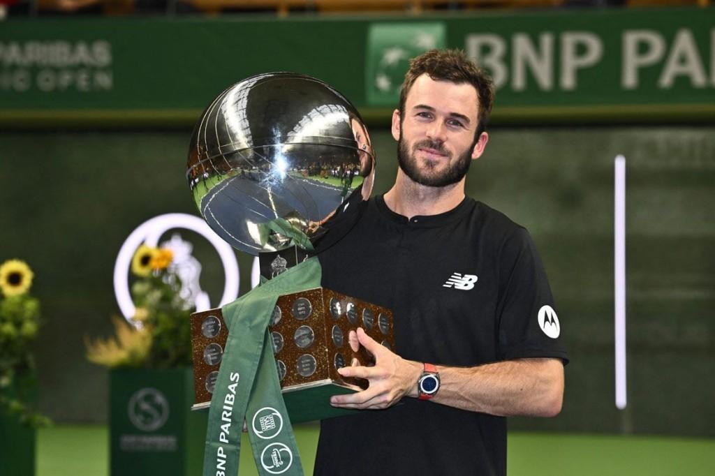 Tommy Paul holding trophy after winning Houston Open 2026